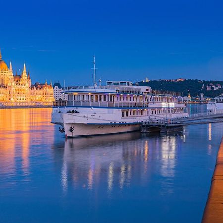 Grand Jules - Boat Hotel بودابست المظهر الخارجي الصورة