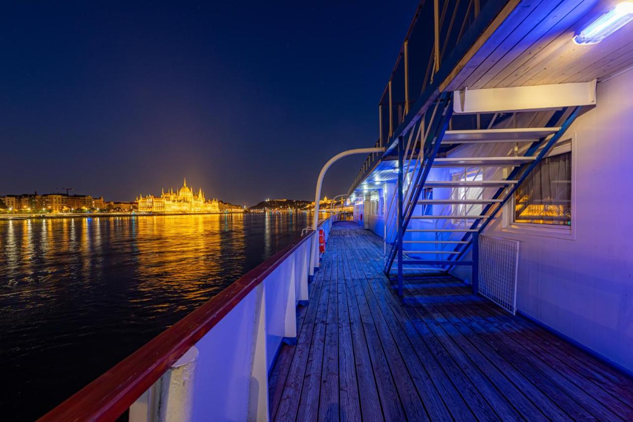 Grand Jules - Boat Hotel بودابست المظهر الخارجي الصورة