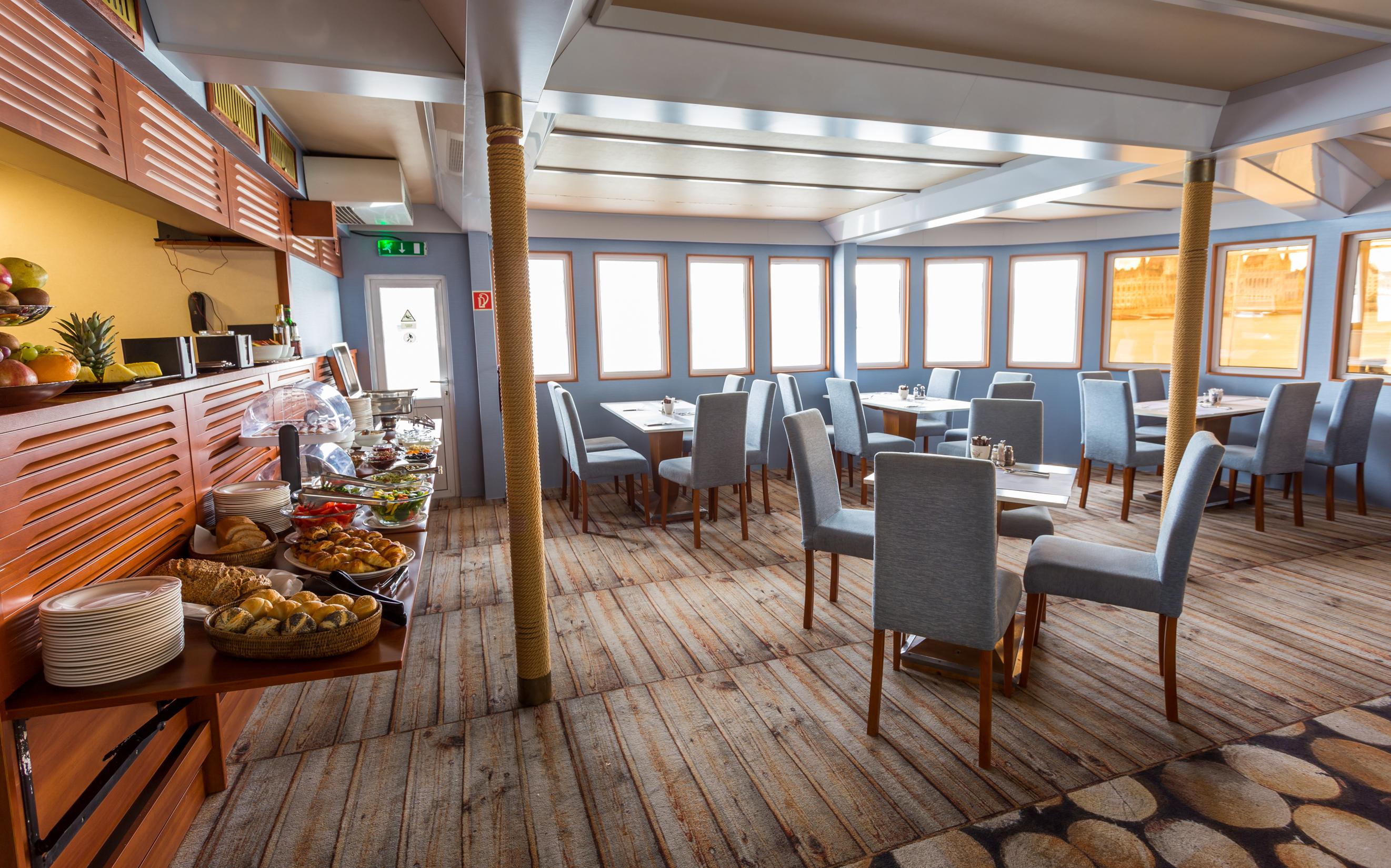 Grand Jules - Boat Hotel بودابست المظهر الخارجي الصورة