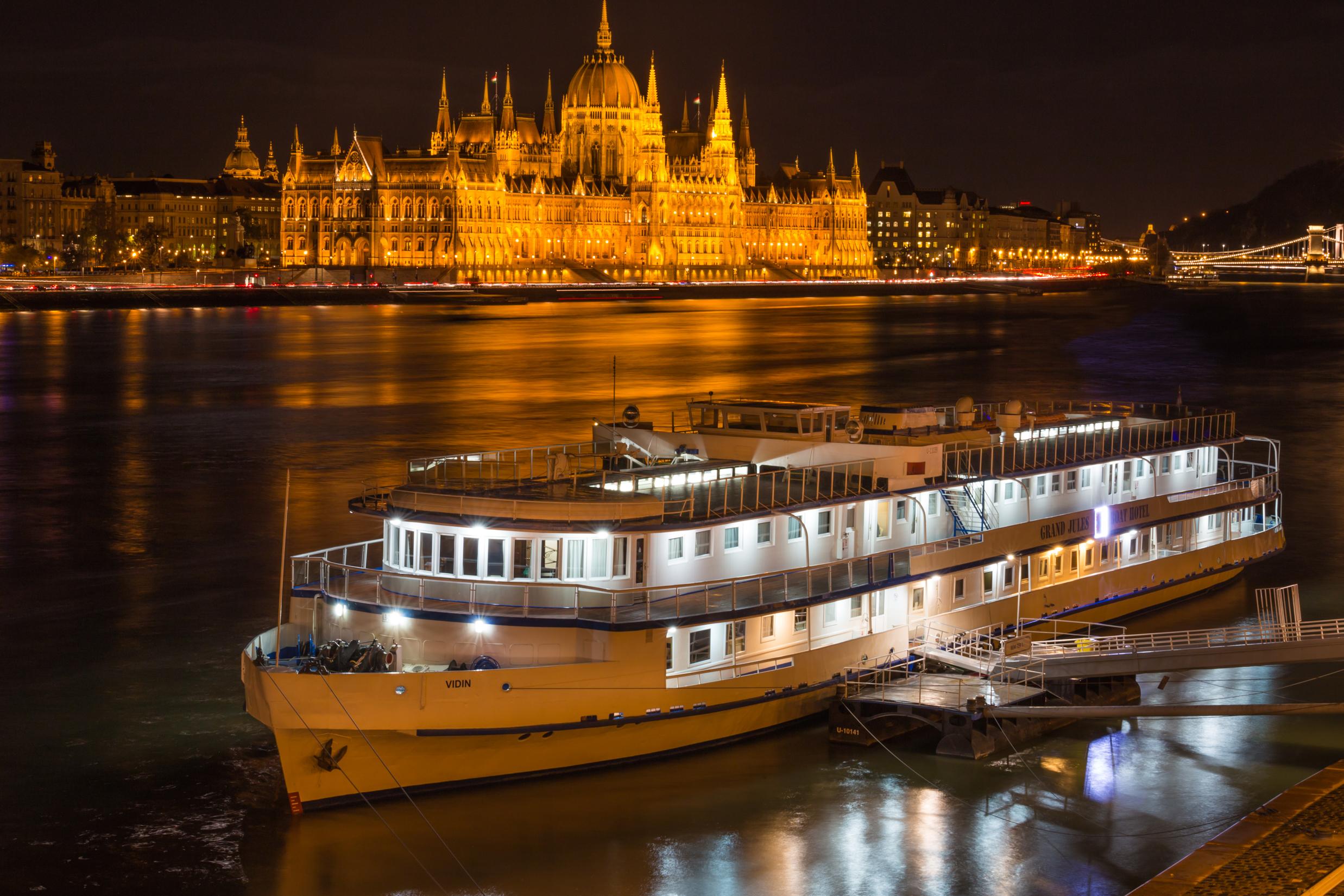 Grand Jules - Boat Hotel بودابست المظهر الخارجي الصورة